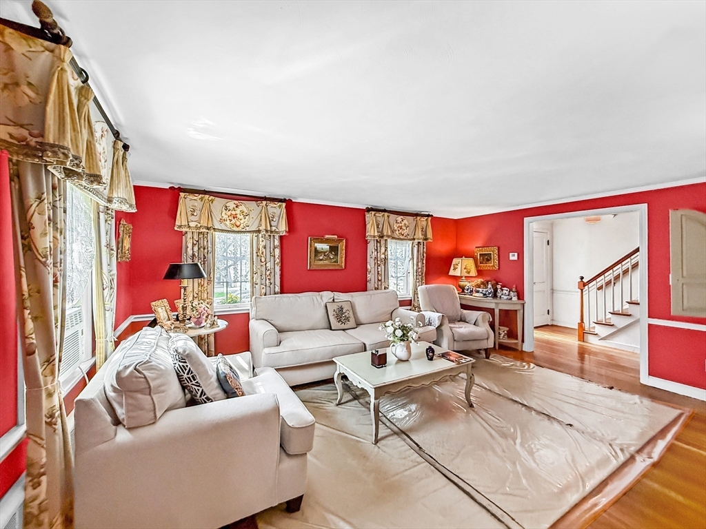 8 Thorndike Road Wakefield, MA 01880 - Photo 6 of 39 Gallery Image 6
