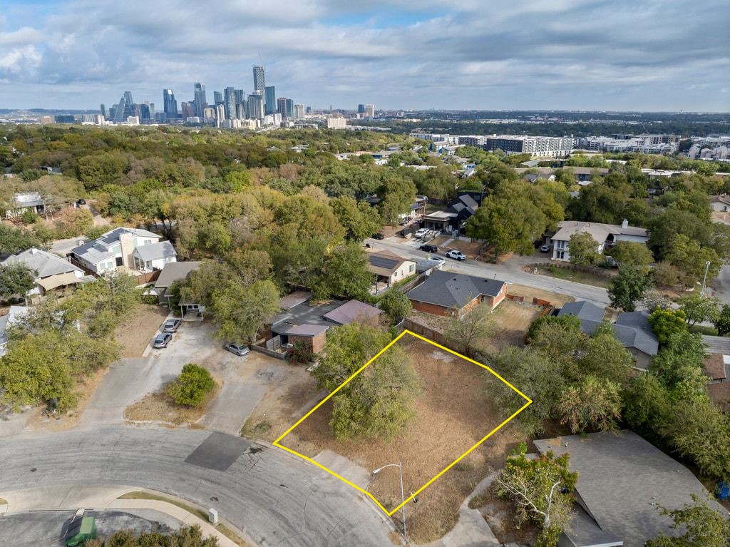 1920 Valley Hill Circle Austin, TX 78741 - Photo 3 of 5