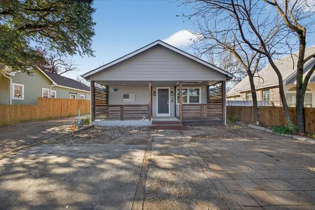 $379,500 | 1219 South Waverly Drive, Dallas, TX 75208