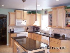 190 Golf Road Springfield, IL 62704 - Photo 9 of 24