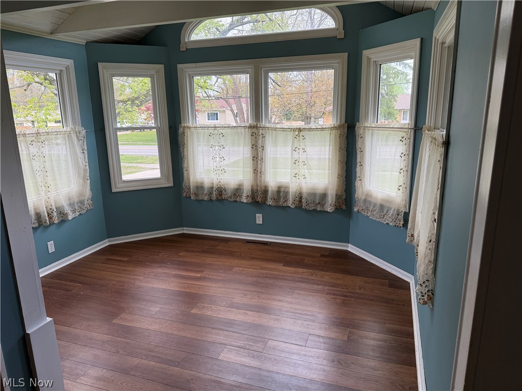8352 Wyatt Road Broadview Heights, OH 44147 - Photo 5 of 14 Reading room/breakfast nook