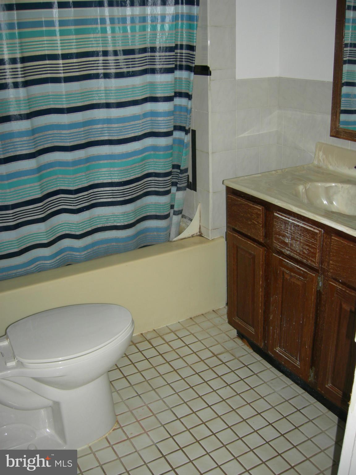 4711 Edgewood Road College Park, MD 20740 - Photo 12 of 23 Bath