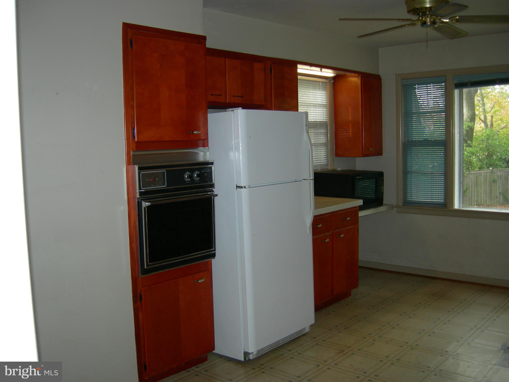 4711 Edgewood Road College Park, MD 20740 - Photo 4 of 23 Kitchen