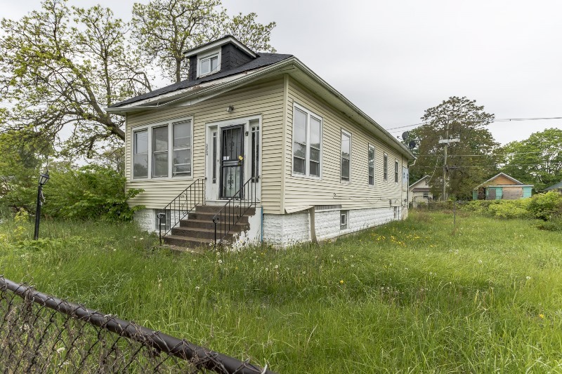 8854 South May Street Chicago, IL 60620 - Photo 3 of 26