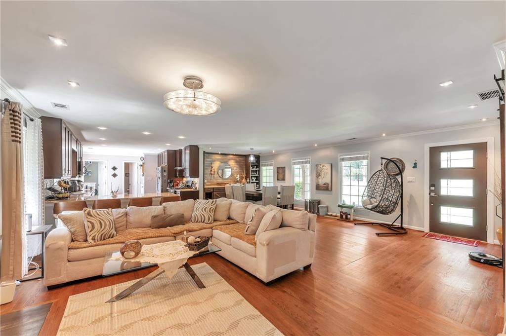 1651 Murdock Road Marietta, GA 30062 - Photo 2 of 30