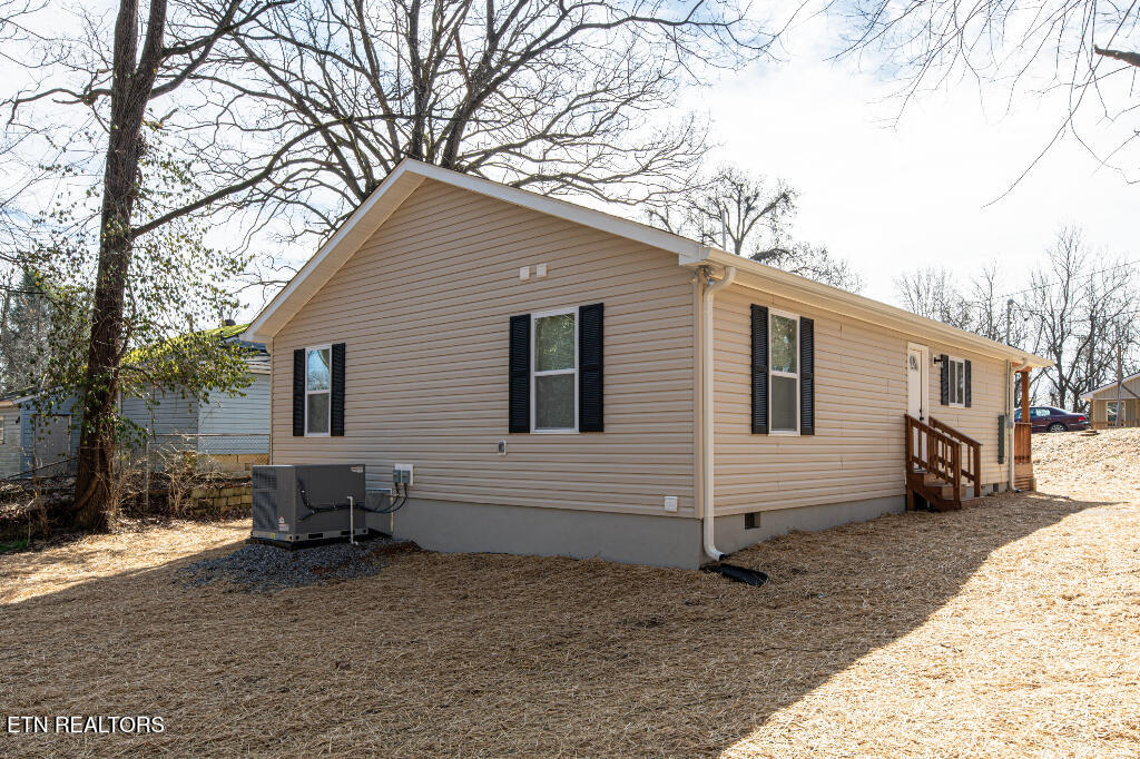 117 Jonathan Lane Oak Ridge, TN 37830 - Photo 5 of 27 04