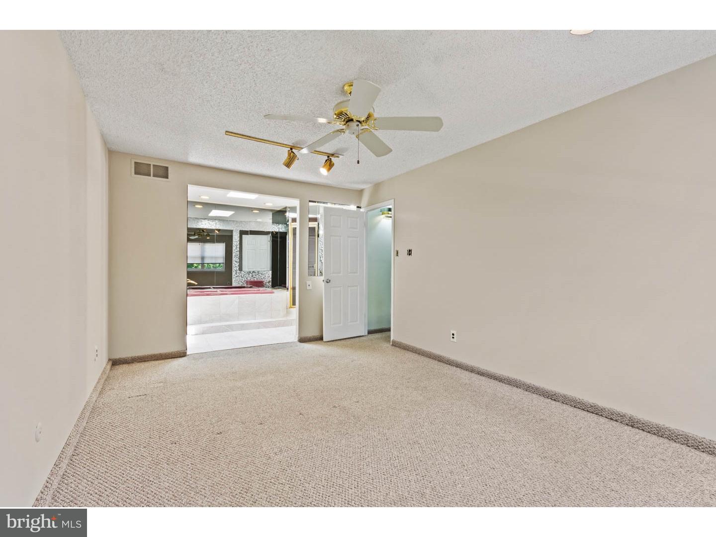 34 Hartford Road Sewell, NJ 08080 - Photo 13 of 25