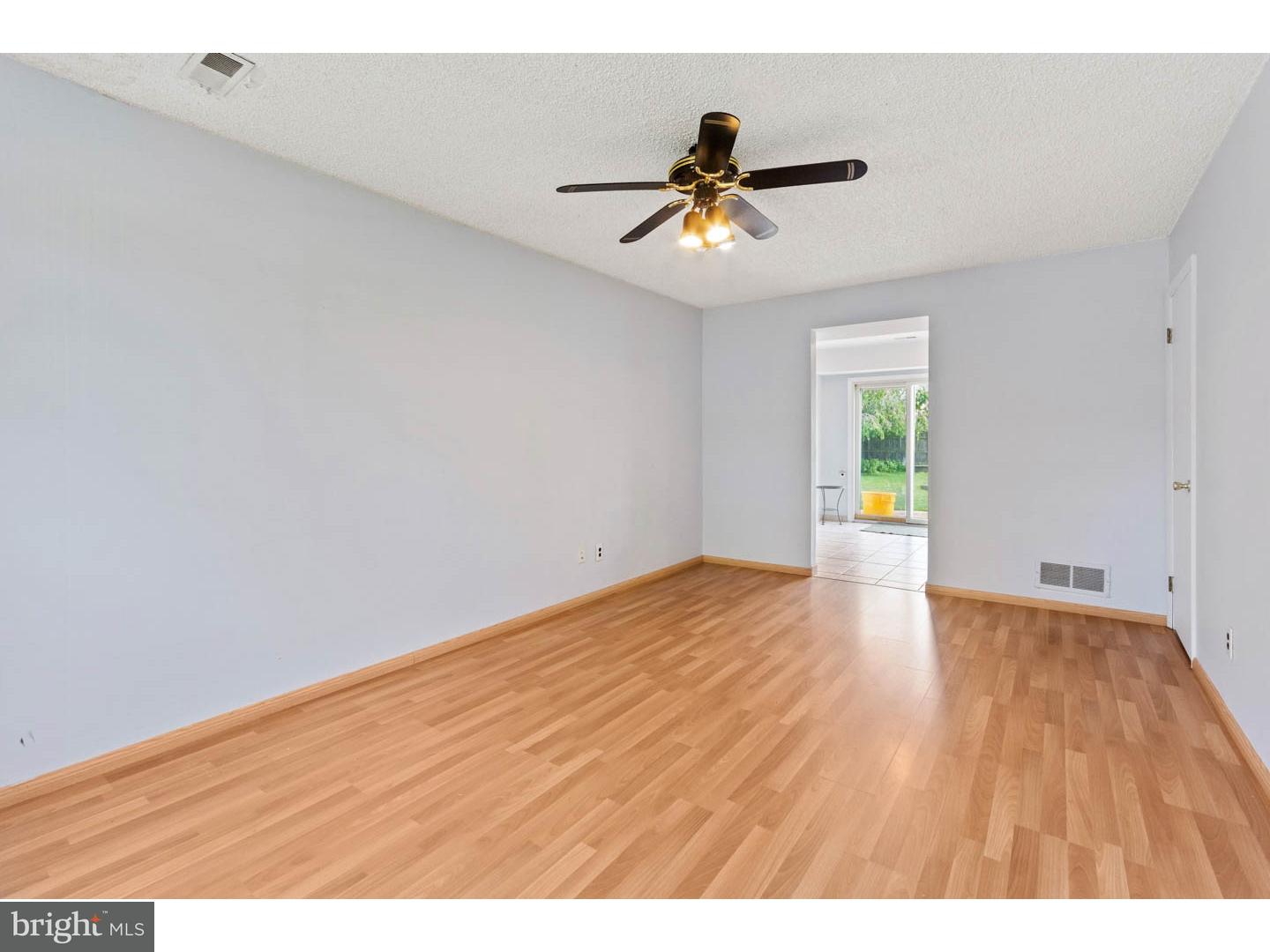 34 Hartford Road Sewell, NJ 08080 - Photo 6 of 25