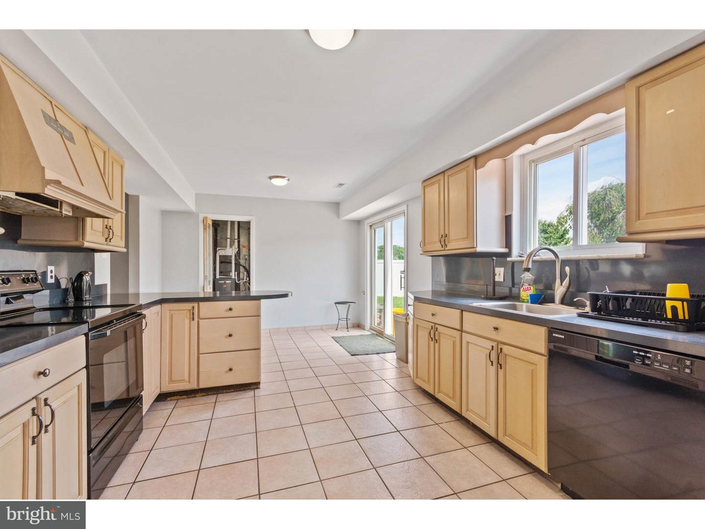 34 Hartford Road Sewell, NJ 08080 - Photo 7 of 25