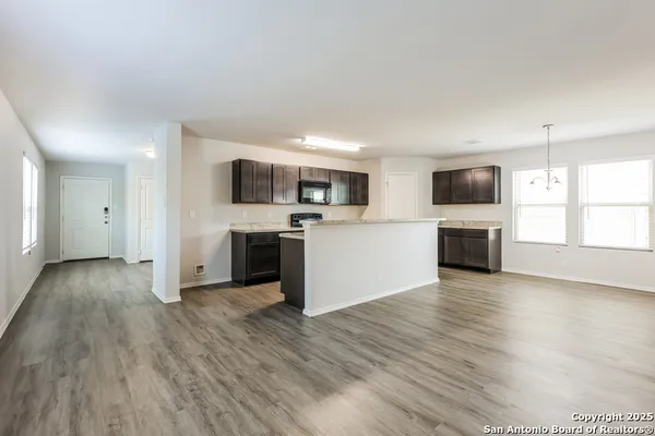 $1,675 | 10370 Clearwater Way, San Antonio, TX 78223