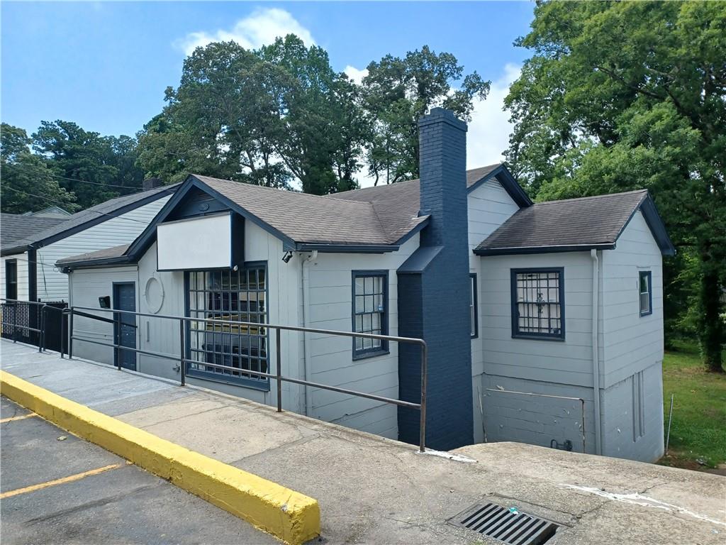 a house view with a outdoor space