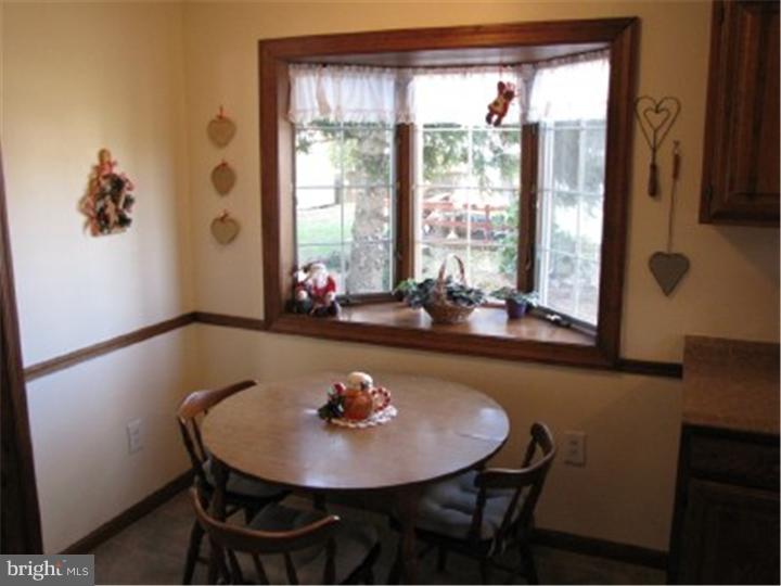 1046 Mearns Road Warminster, PA 18974 - Photo 8 of 14 Kitchen