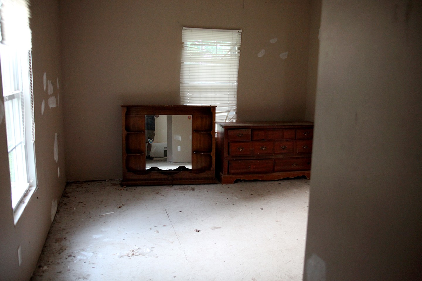210 Maple Street Adams, TN 37010 - Photo 34 of 35 a room with furniture and a window