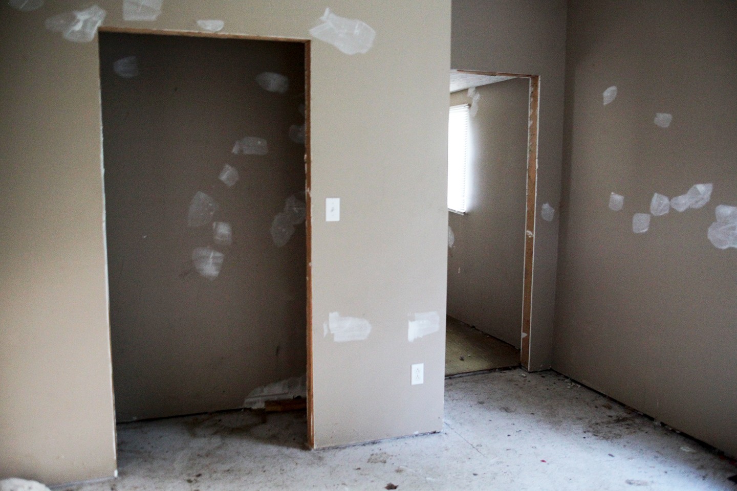 210 Maple Street Adams, TN 37010 - Photo 35 of 35 an empty room with closet and mirror