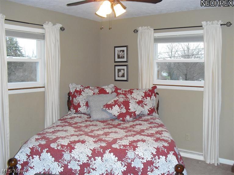 6250 Dodge Road Southwest Canton, OH 44706 - Photo 14 of 25 First floor master bedroom