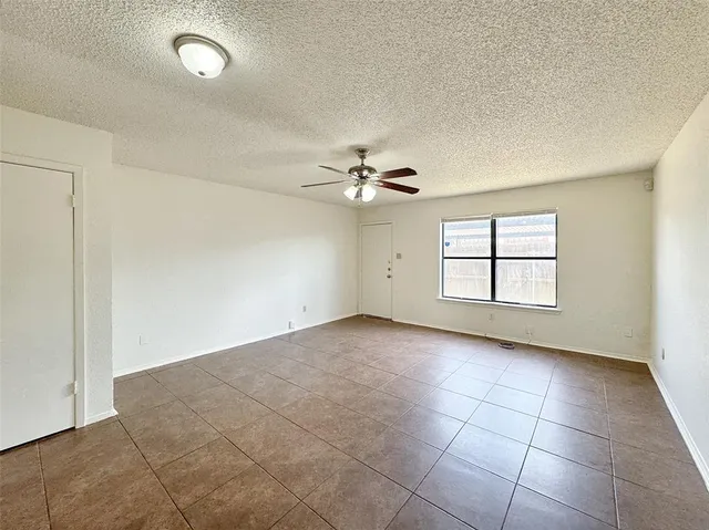 $1,350 | 1024 Southmoor Drive, Unit 1026, Arlington, TX 76010