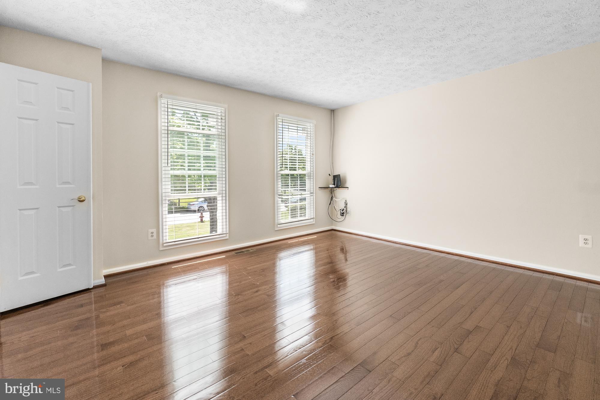 17221 Spates Hill Road Poolesville, MD 20837 - Photo 16 of 67 Front living room or extra large office space!