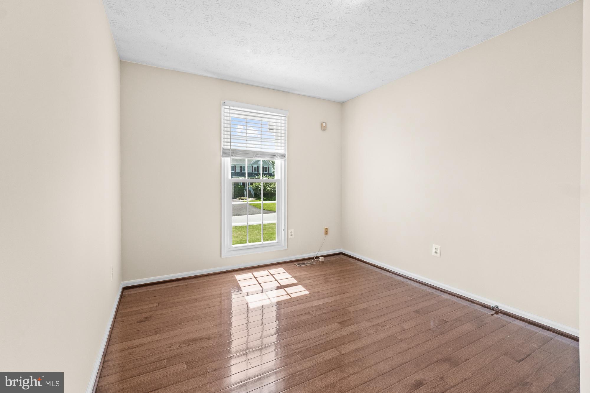 17221 Spates Hill Road Poolesville, MD 20837 - Photo 29 of 67 Main floor office or 5th bedroom!