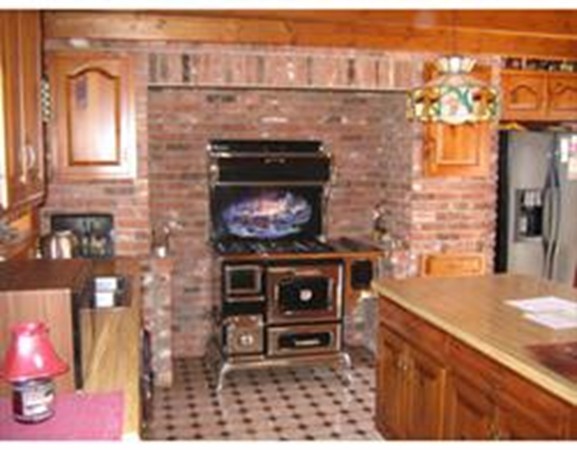 247 1/2 Allen Road Belchertown, MA 01007 - Photo 3 of 7 Gallery Image 3