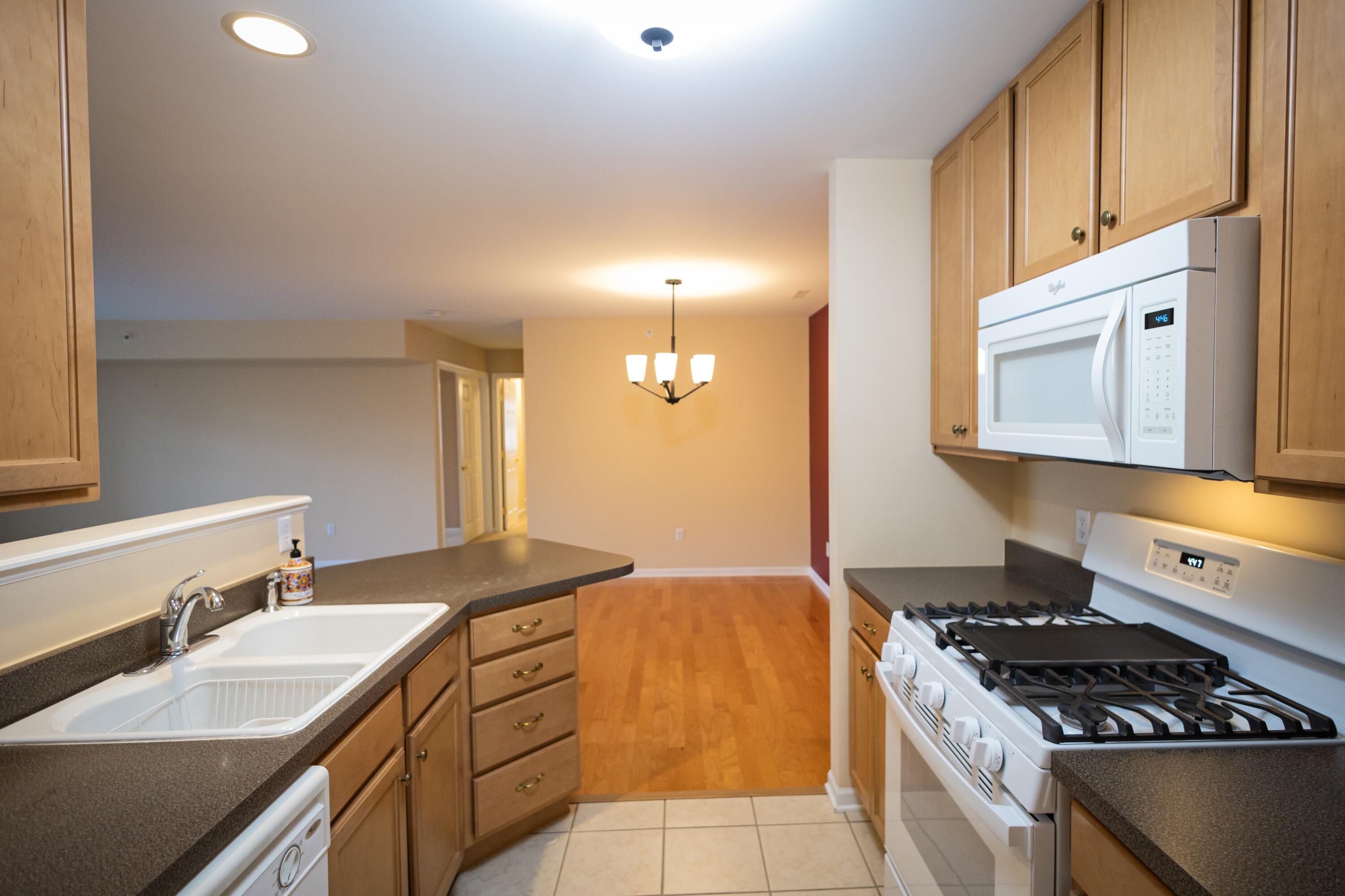 1608 White Oak Circle, Unit 2A Munster, IN 46321 - Photo 14 of 37 3000x2000