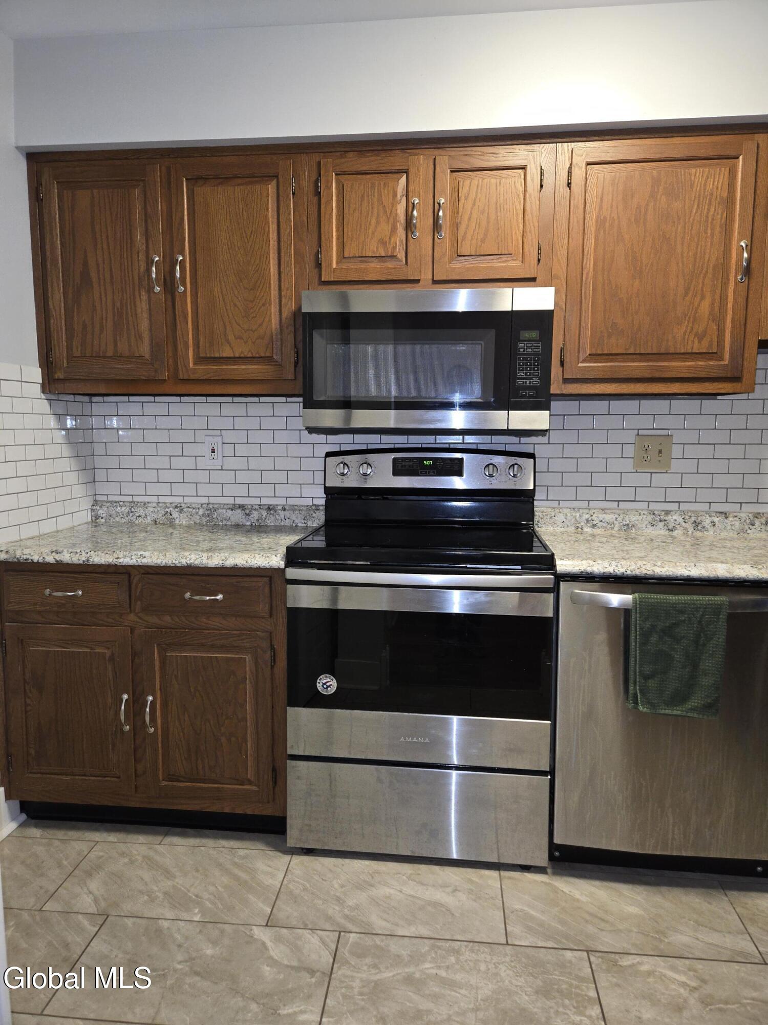 93 Ridgewood Terrace Albany, NY 12203 - Photo 16 of 38 20260307_170822