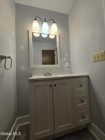 $2,000 | 93 Ridgewood Terrace, Albany, NY 12203