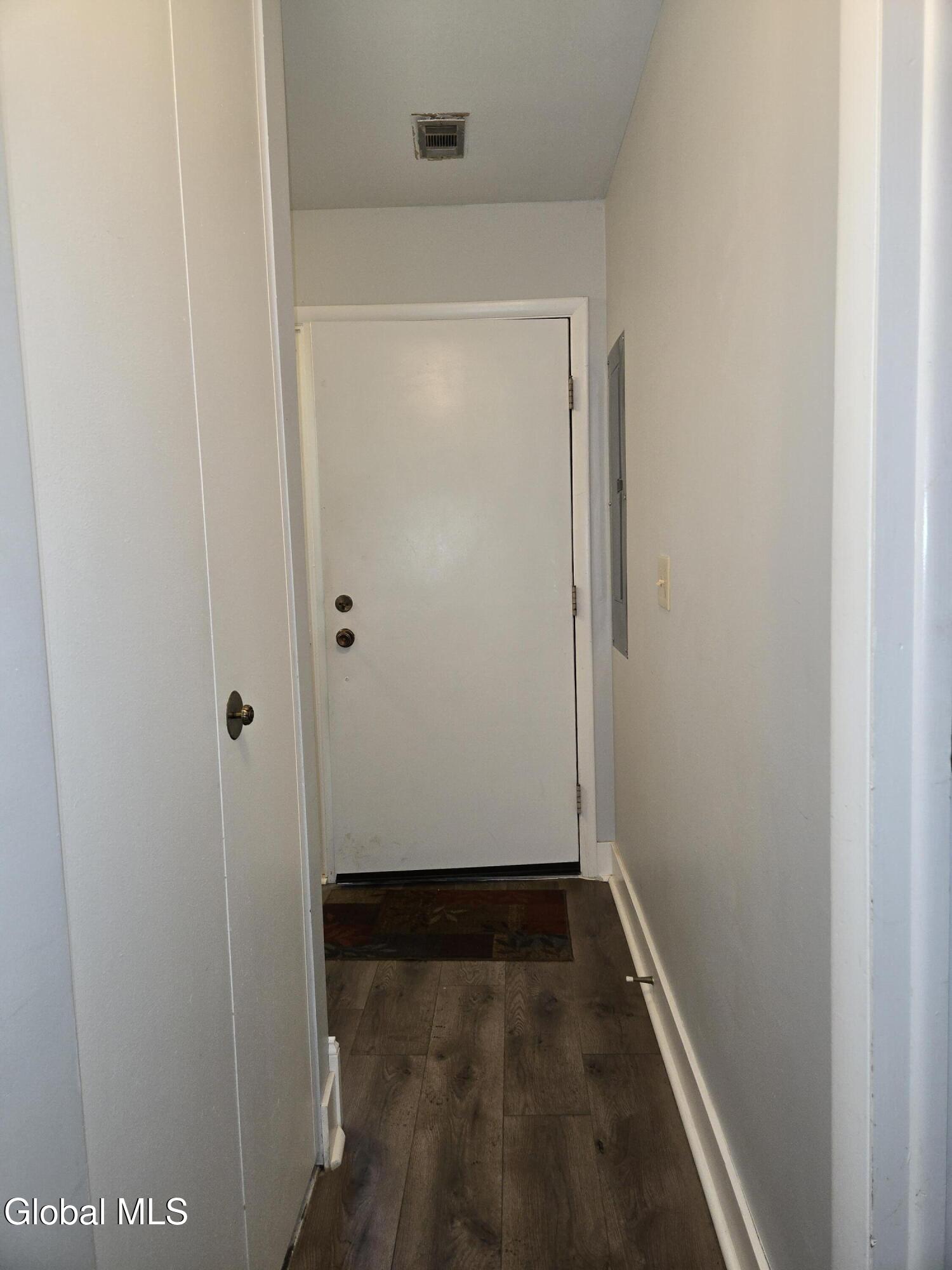 93 Ridgewood Terrace Albany, NY 12203 - Photo 7 of 38 20260307_170731