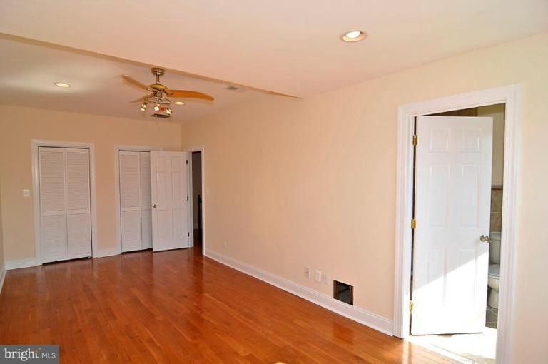 514 Park Road Northwest Washington, DC 20010 - Photo 8 of 15 a view interior of the house