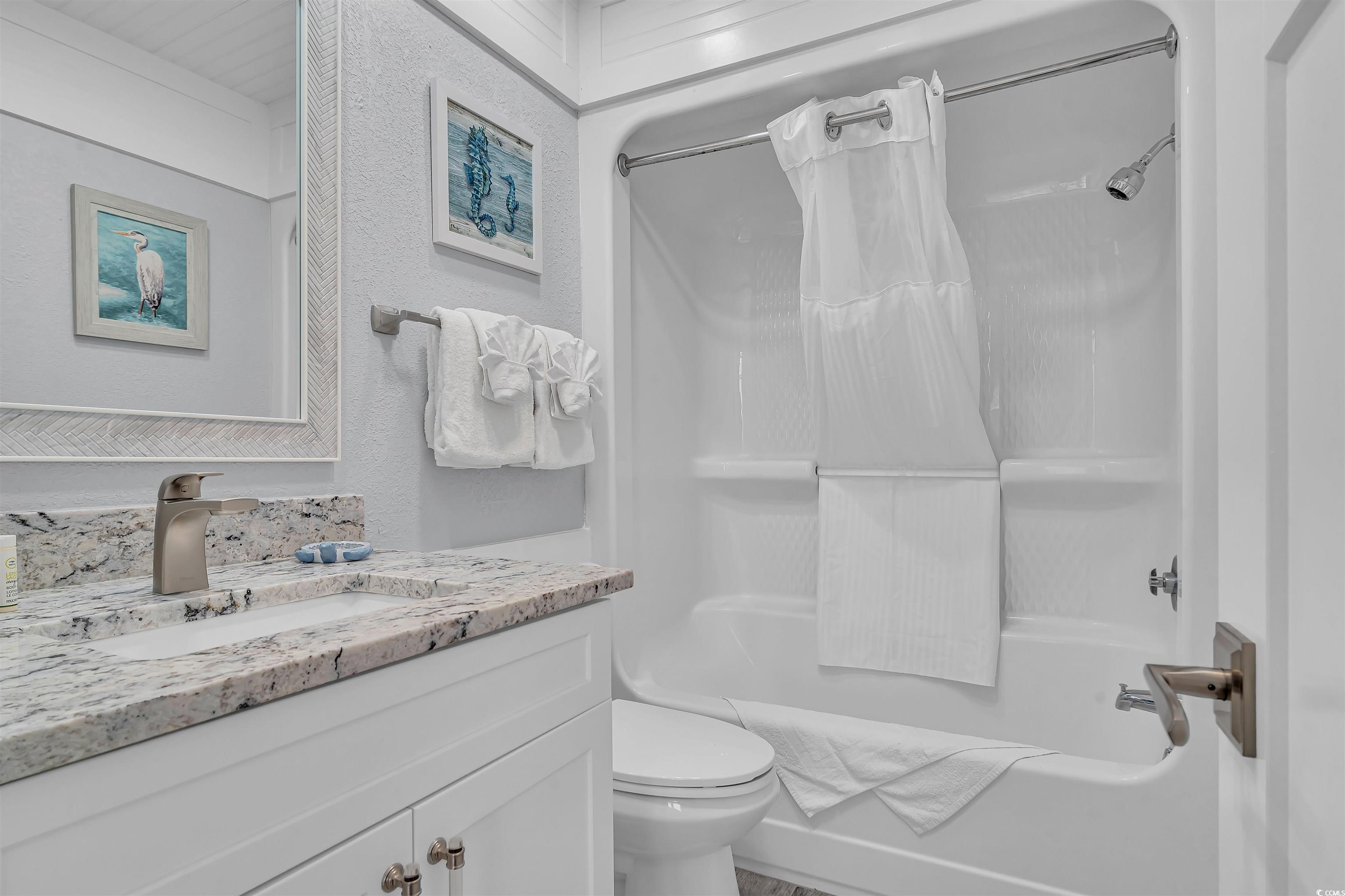 161 Seawatch Drive, Unit 1118 Myrtle Beach, SC 29572 - Photo 11 of 40 Full bath featuring shower / tub combo and vanity