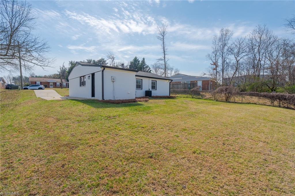 423 Habersham Road High Point, NC 27260 - Photo 16 of 42 Gallery Image 16