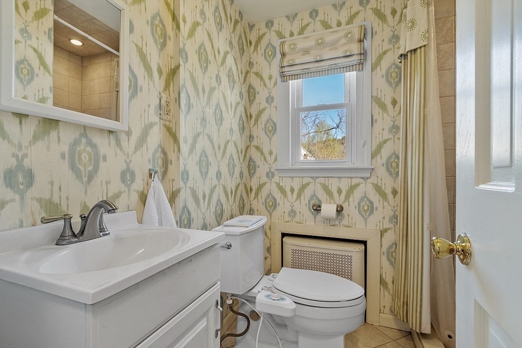 6 Philips Road Stoneham, MA 02180 - Photo 12 of 31