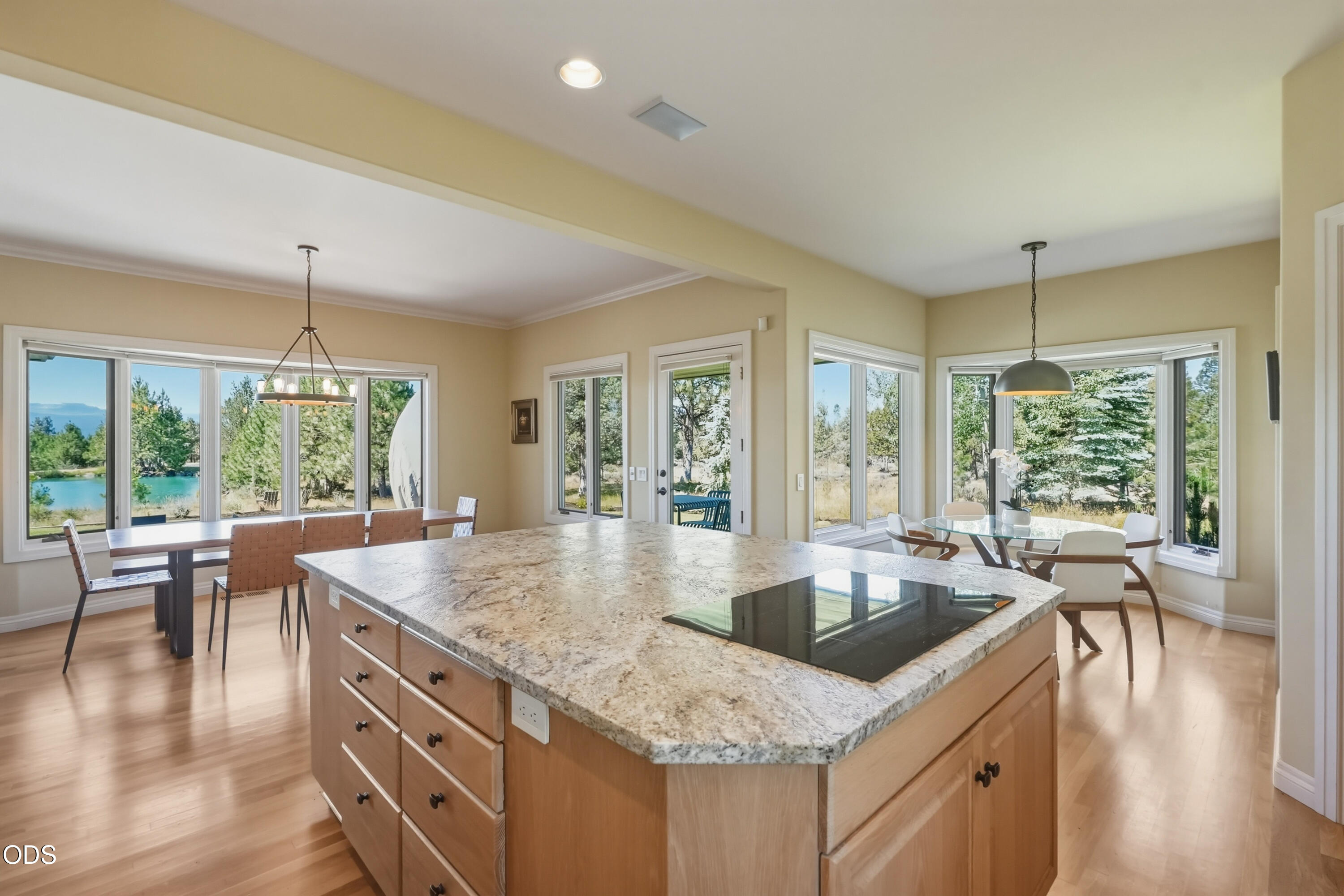 16150 Fox Ridge Circle Sisters, OR 97759 - Photo 15 of 51