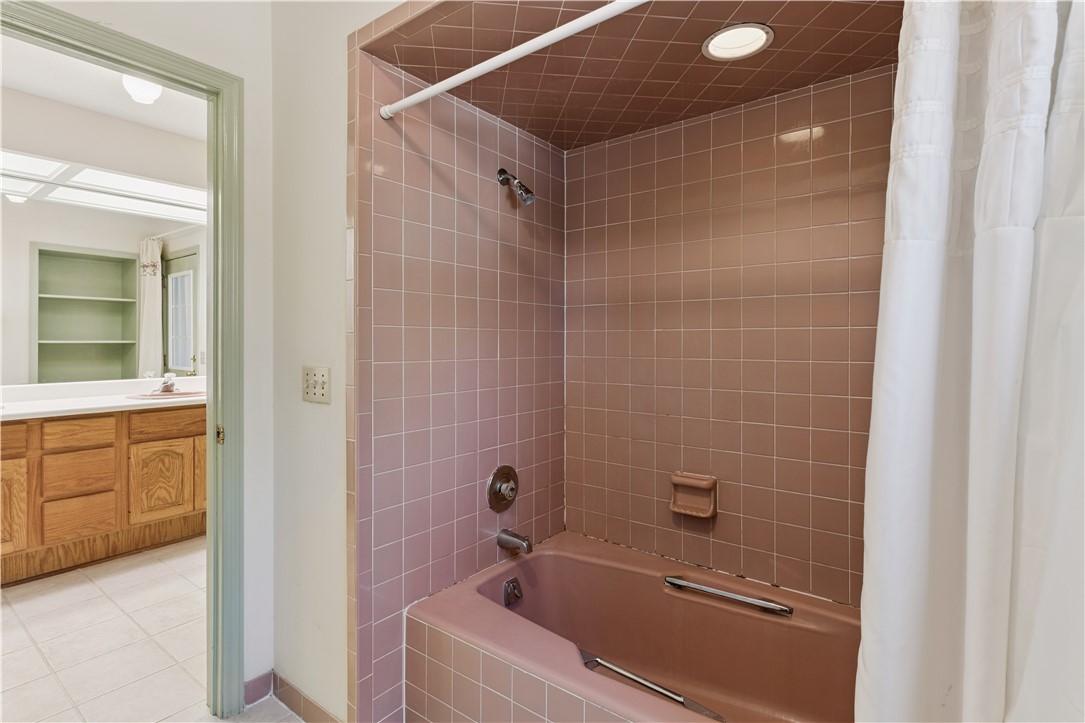 159 Wingefield Cmns Brunswick, GA 31525 - Photo 30 of 42 Primary Bath