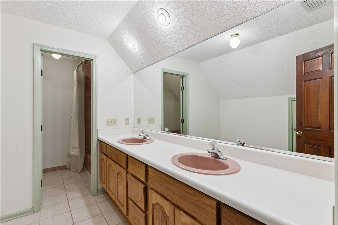 159 Wingefield Cmns Brunswick, GA 31525 - Photo 34 of 42 Full Bathroom Upstairs