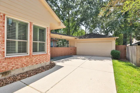 $699,000 | 26 Dove Trace Circle, The Woodlands, TX 77382
