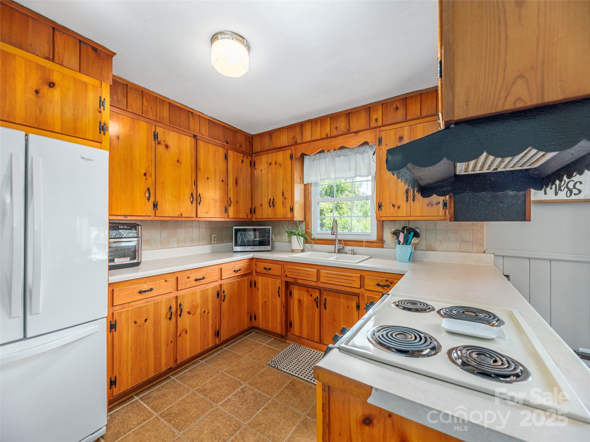 91 Star Ridge Road Canton, NC 28716 - Photo 12 of 27