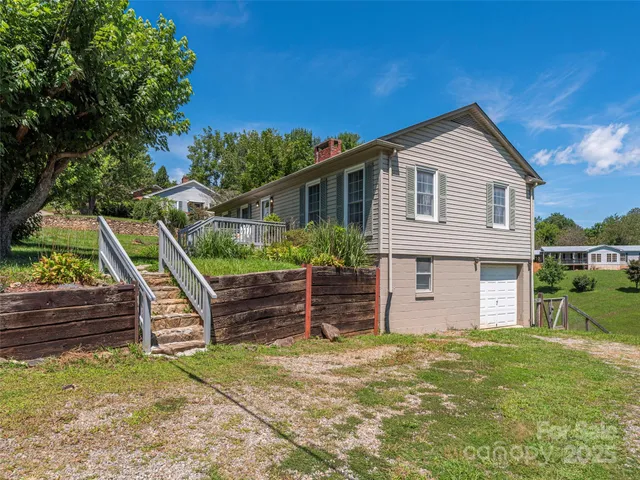 $325,000 | 91 Star Ridge Road, Canton, NC 28716