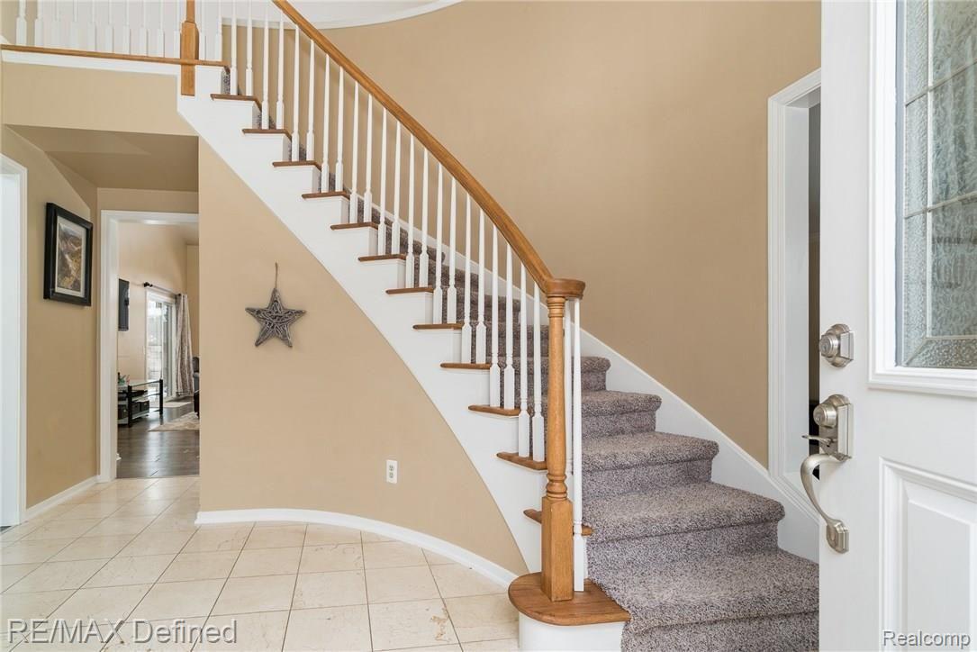 1282 Sandy Ridge Drive Rochester, MI 48306 - Photo 21 of 39 1282-Sandy-Ridge-21.jpg