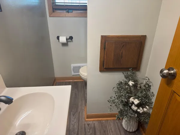 $289,900 | 209 Burr Oak Drive, Albert Lea, MN 56007