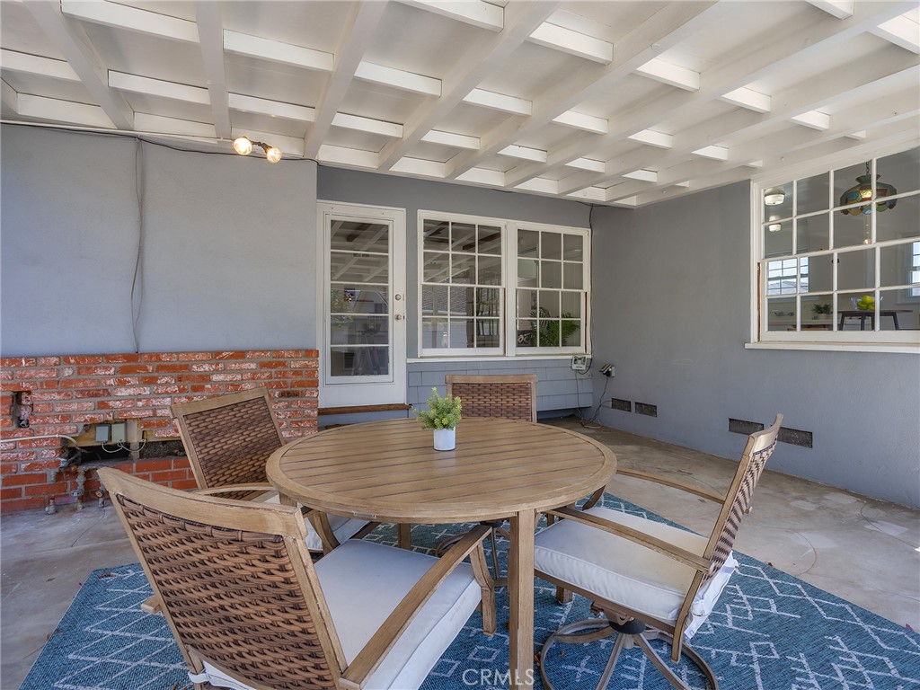 521 Bethany Road Burbank, CA 91504 - Photo 30 of 50 Back