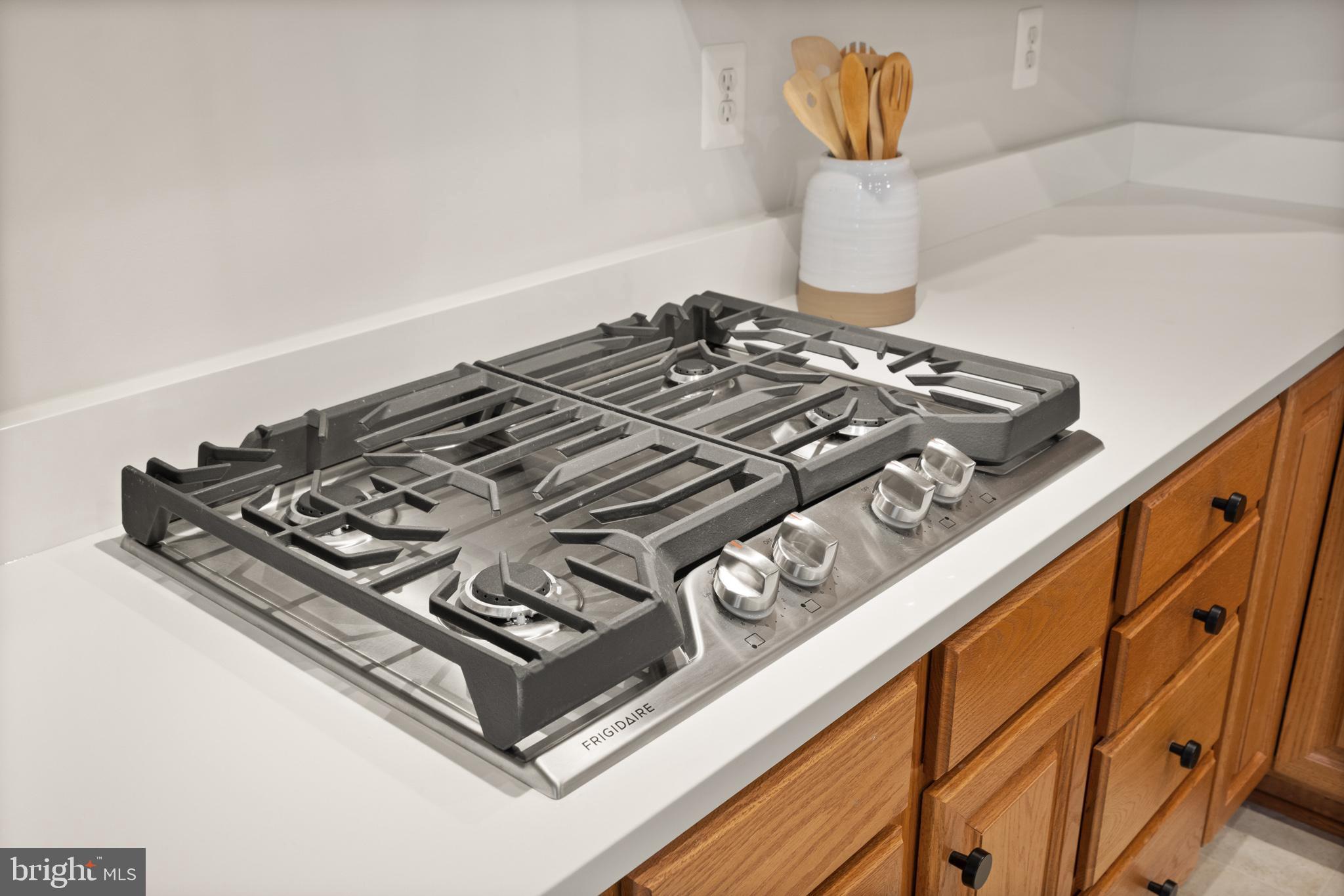 8560 Bauer Circle Springfield, VA 22152 - Photo 17 of 76 New Gas cooktop