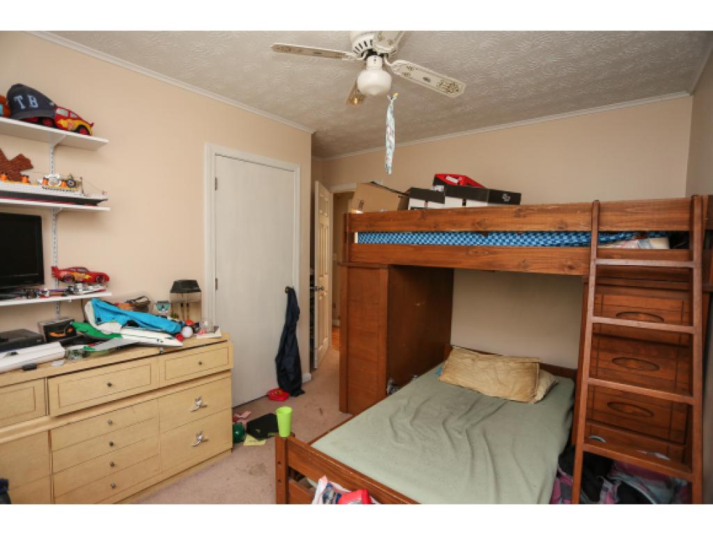349 South Mammoth Road Manchester, NH 03109 - Photo 14 of 21