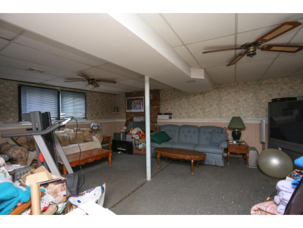 349 South Mammoth Road Manchester, NH 03109 - Photo 17 of 21