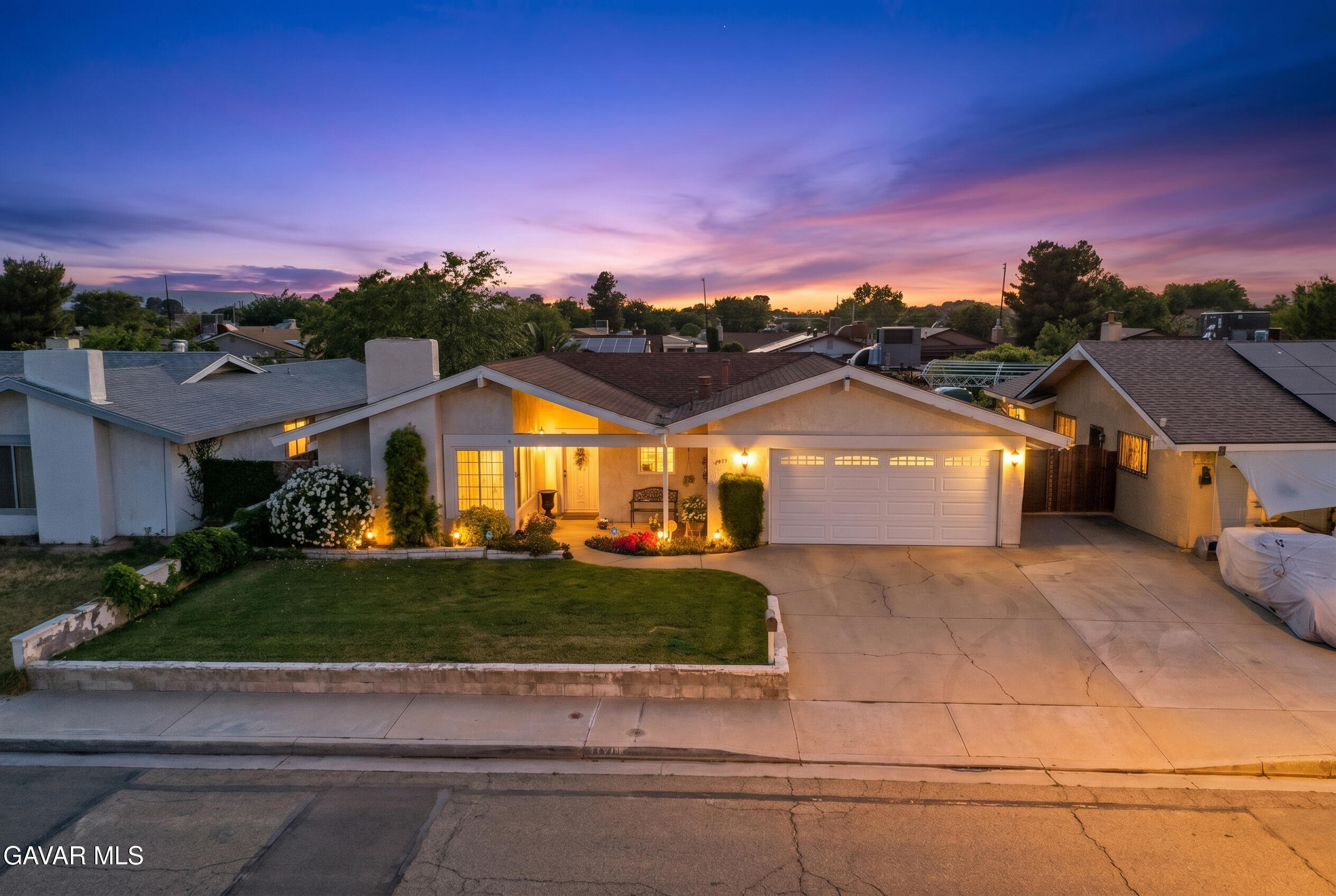 44933 Hanstead Avenue Lancaster, CA 93535 - Photo 2 of 30 hf_20260504_154910_e19aa15b-9633-42d9-97