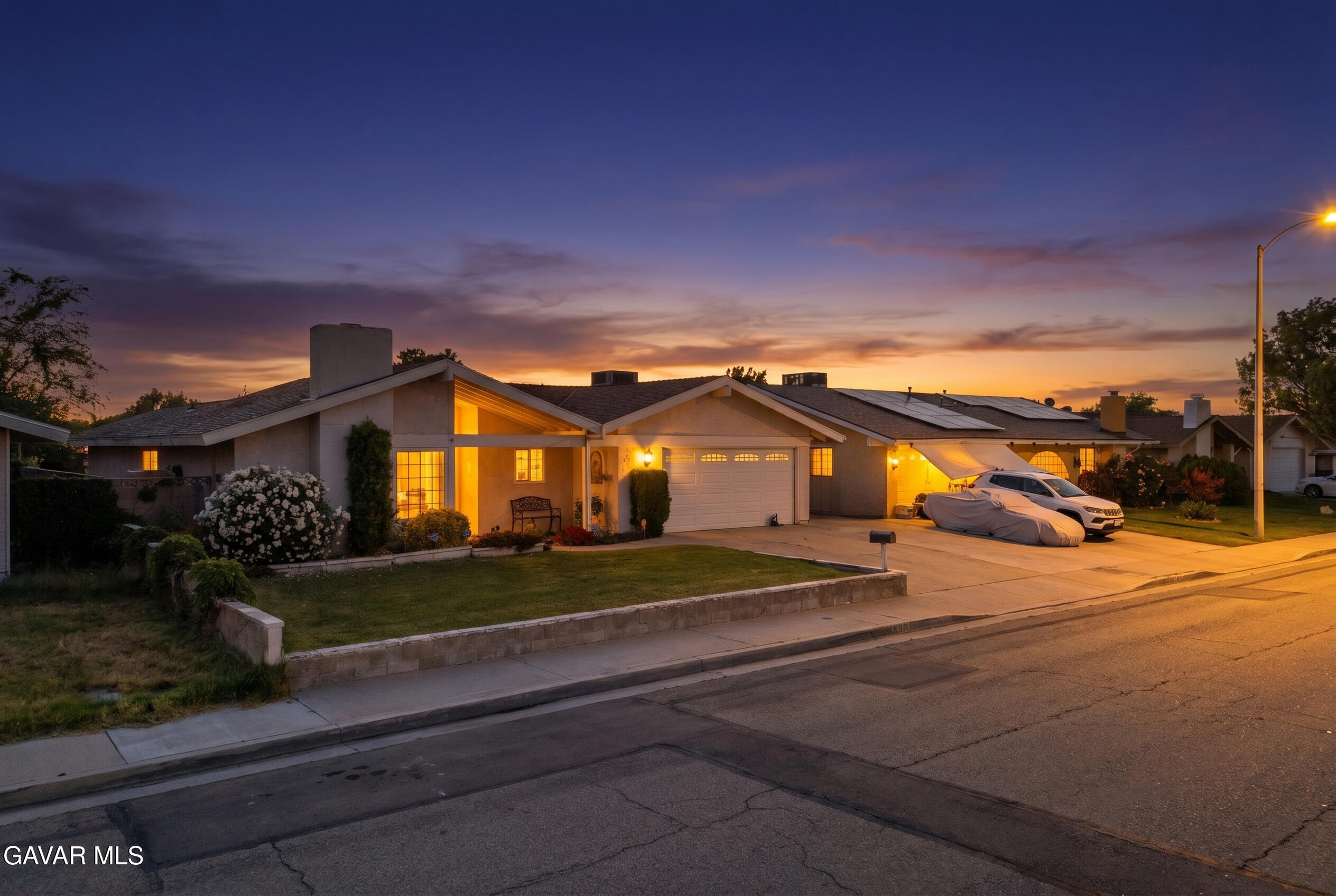 44933 Hanstead Avenue Lancaster, CA 93535 - Photo 4 of 30 hf_20260504_155152_59f70e3a-7e86-4df1-a2