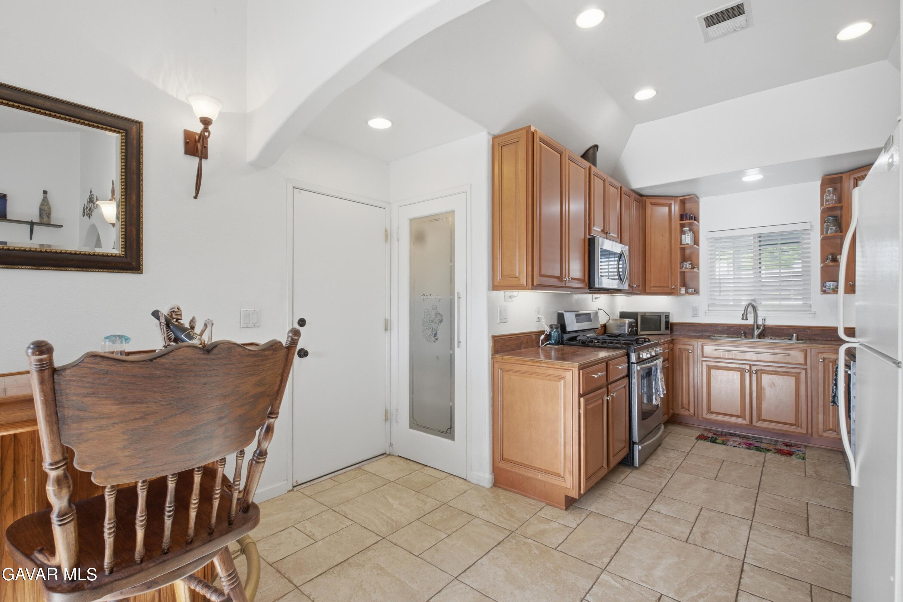 44933 Hanstead Avenue Lancaster, CA 93535 - Photo 8 of 30 JPP08002