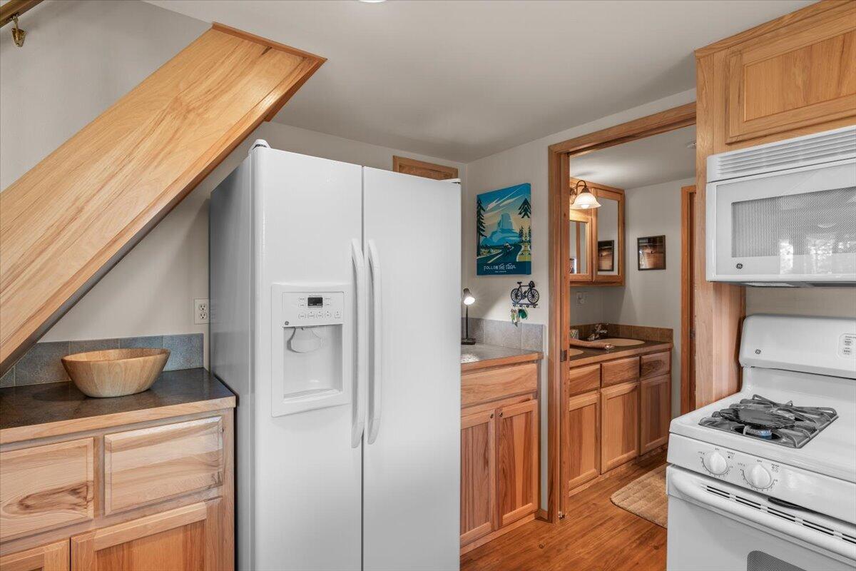 7979 Hyatt Prairie Road, Unit 42 Ashland, OR 97520 - Photo 20 of 43 Gallery Image 20