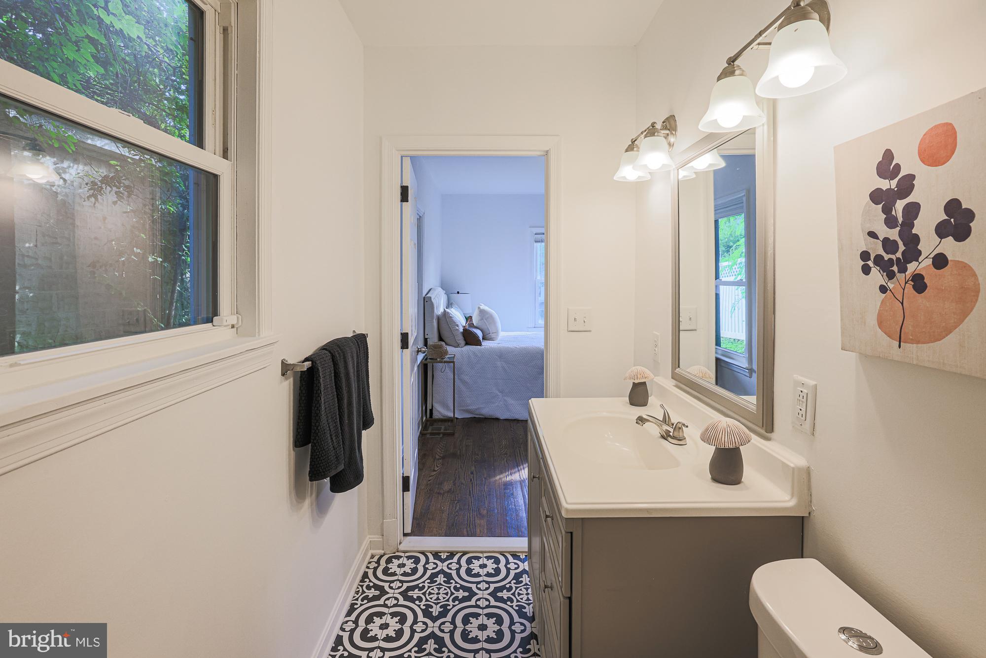 410 Kingston Road Baltimore, MD 21229 - Photo 22 of 56 1st floor ensuite bathroom with shower