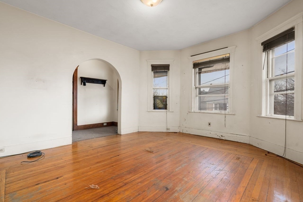 29 Main Street, Unit 1 Somerville, MA 02145 - Photo 4 of 21