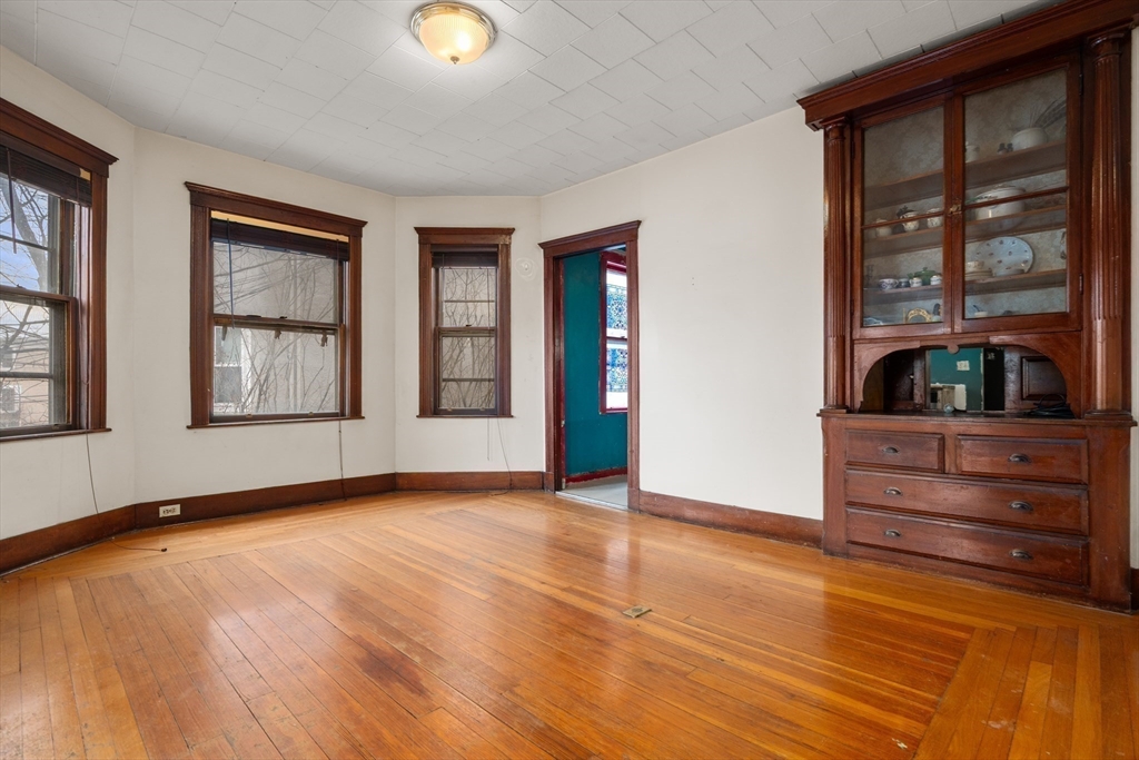 29 Main Street, Unit 1 Somerville, MA 02145 - Photo 5 of 21